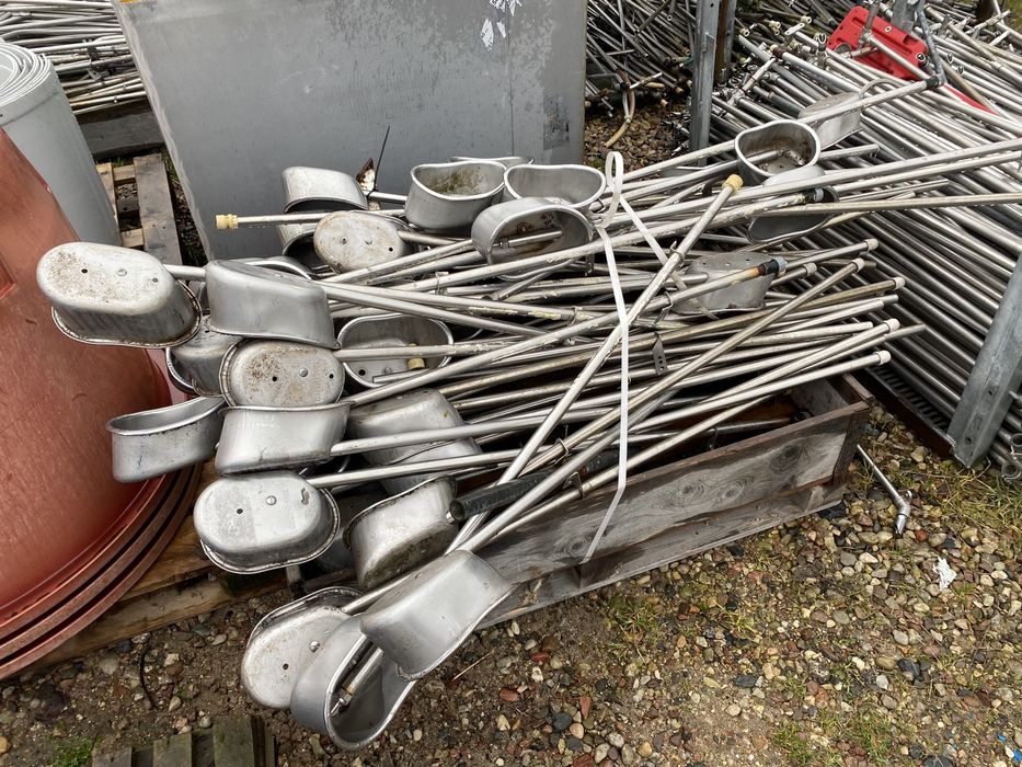 Poidełko WARCHLAK /TUCZNIK - poidło z rurką