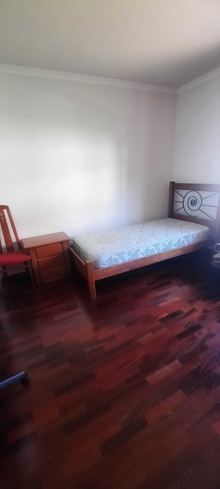 Cama de solteiro com colchão