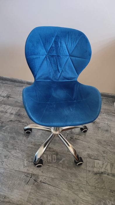 Krzesełko obrotowe tapicerowane