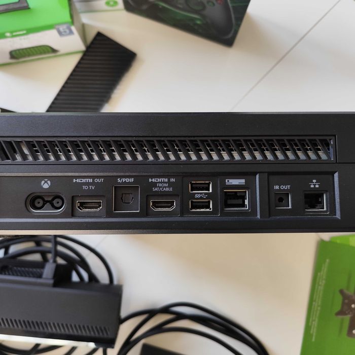 XBOX ONE+USB 3x pad, 7x gra, pilot, klawiatura,KINECT,panel chłodzący