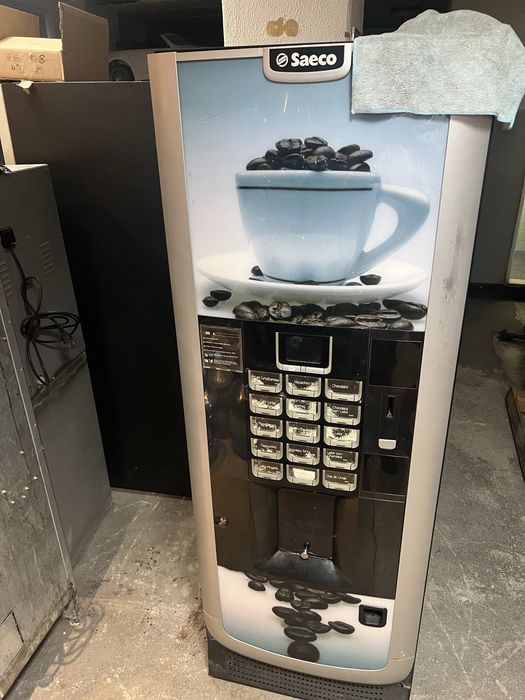 2 maquinas de cafe vending