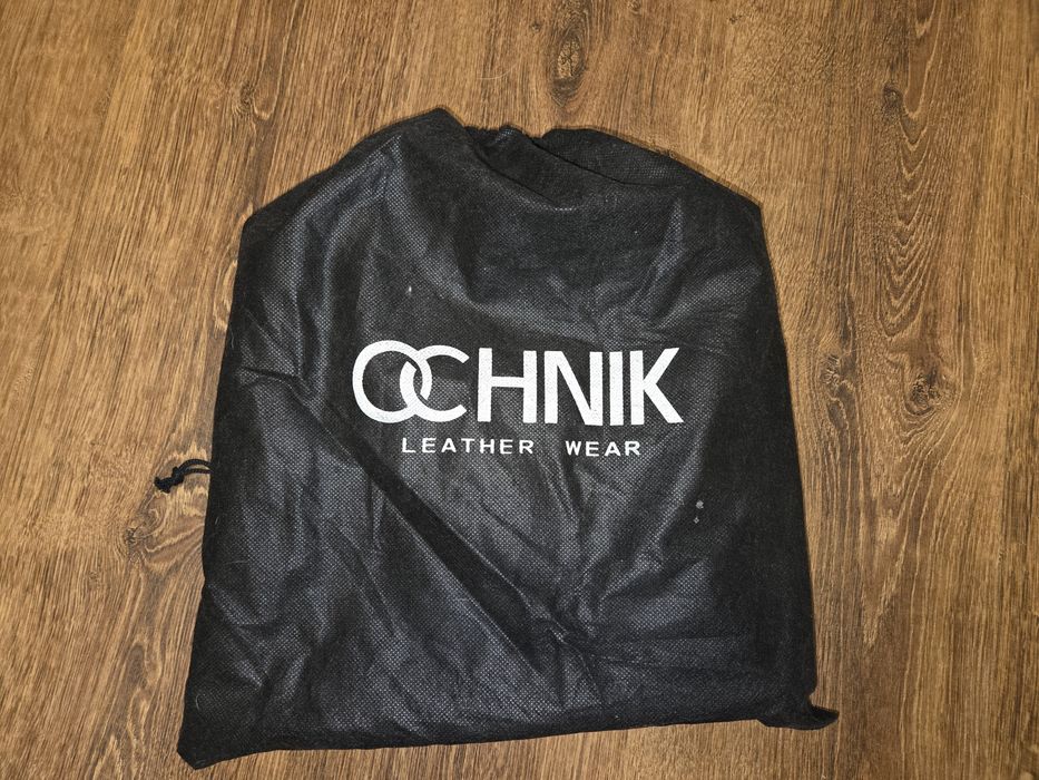 Czarna listonoszka Ochnik