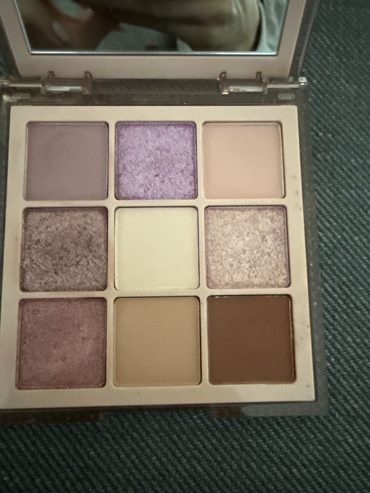 Paletka cieni Huda Beauty Nude Light