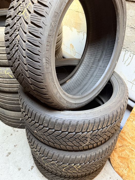 Opony 225/40/18 fulda zimowe.