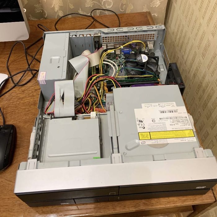 Компьютер Pentium Dual Core CPU E5300 2.6Ghz RAM 2GB 667Mhz HDD 200GB