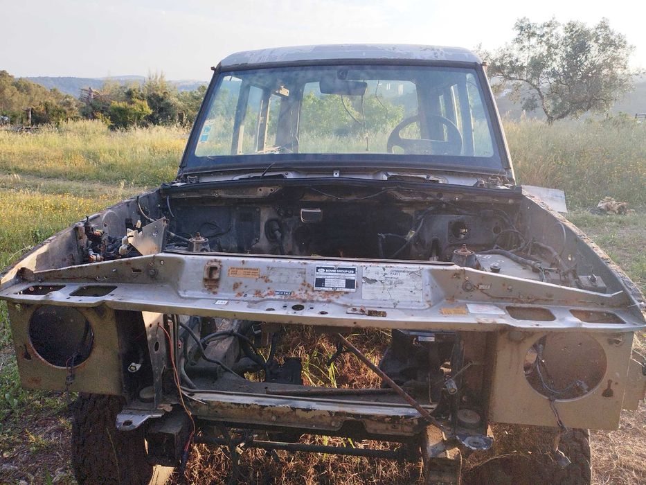 Discovery 300 - Chassis com carroceria nua com documentos