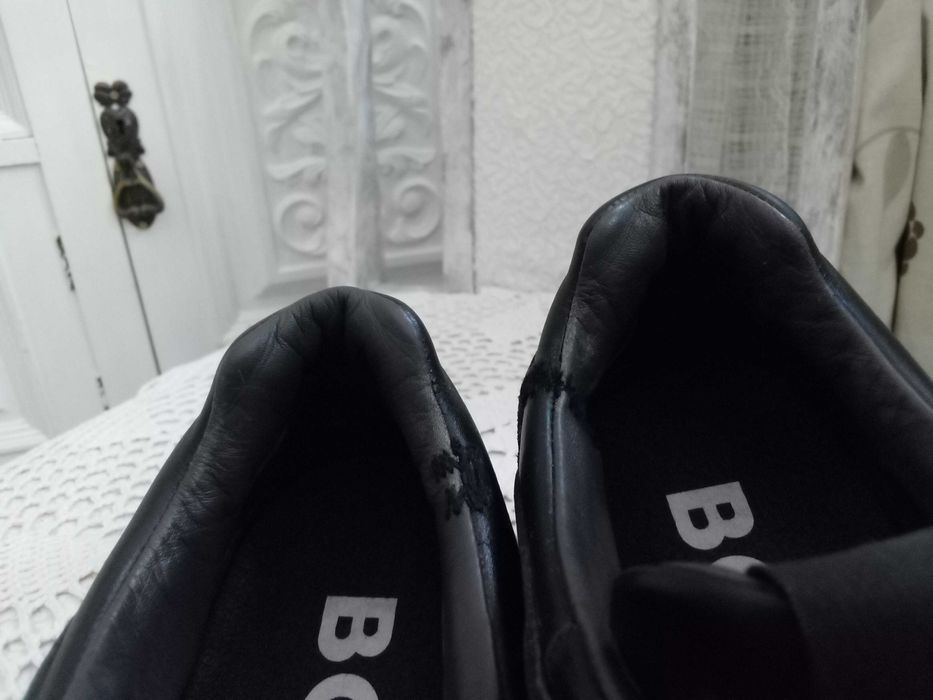 Hugo BOSS skórzane oryginalne sneakersy adidasy trampki męskie 42 buty