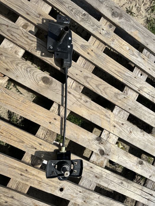 Кріплення запасного колеса mercedes sprinter w907,w910,a9104001100