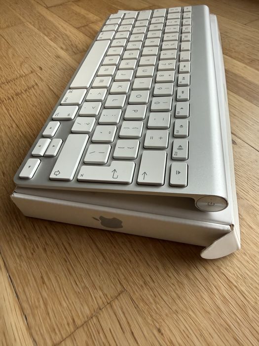 Mac mini / 8GB / 256GB  + klawiatura Apple