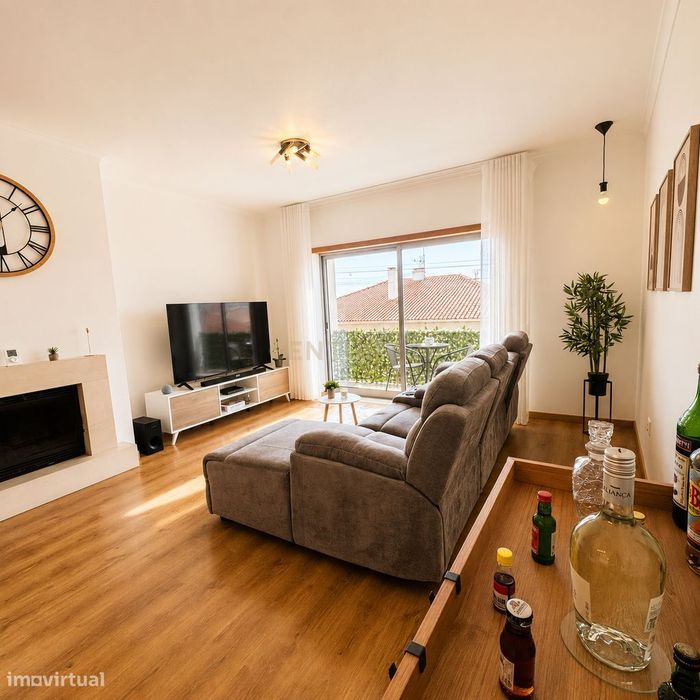 Apartamento T2 com Garagem e Espaço Exterior com Churrasqueira | Vieir