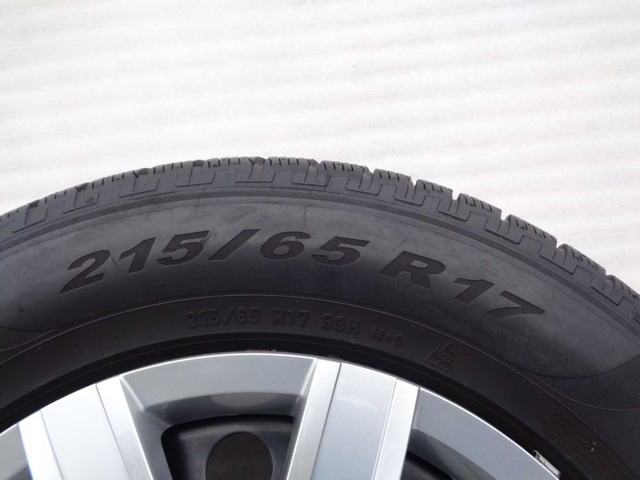 OPONY ZIMOWE 215/65/17 PIRELLI Winter Scorpion 215/65R17 2022r