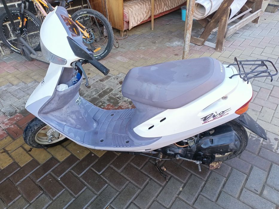 Скутер Хонда Діо.