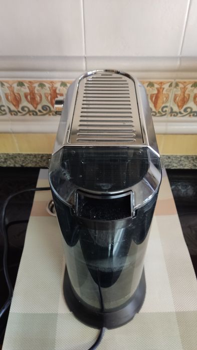 Maquina Café Delonghi Dedica Style EC685M