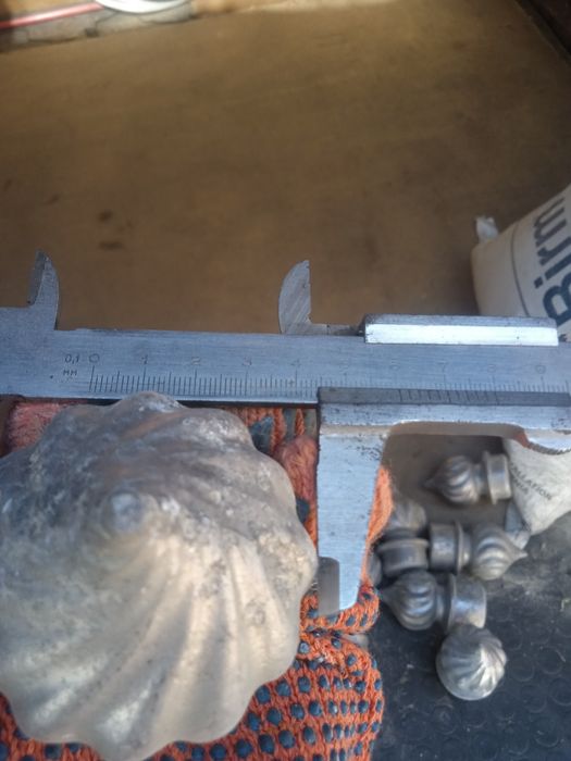 Заглушкі для труб забора