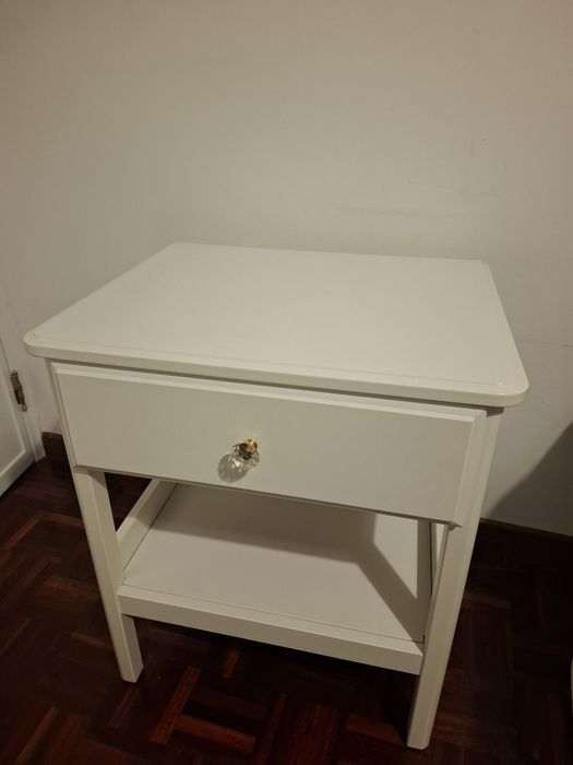 Mesa de cabeceira ikea