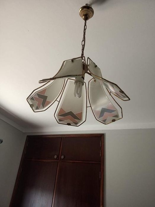 Candeeiros de teto e de mesa