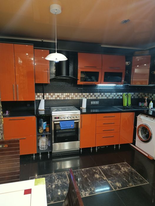 Срочная продажа стильной 2к квартиры на  пр.Героев Украины.