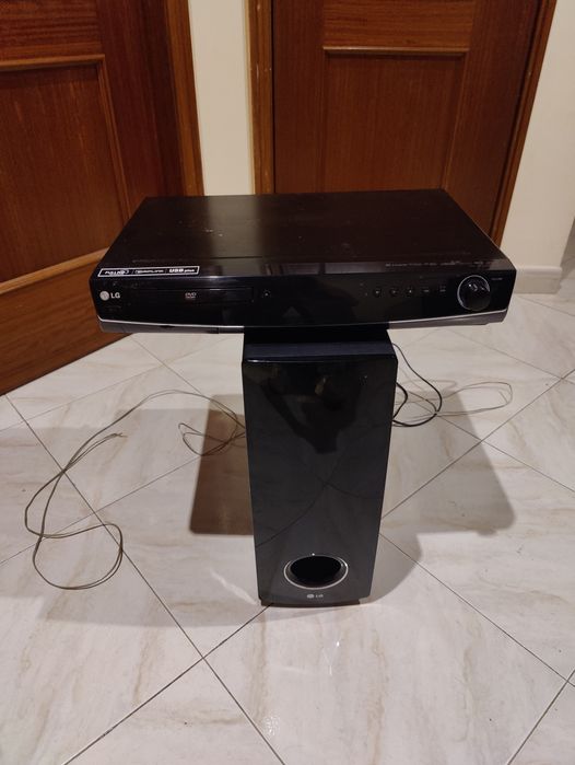 Vendo Colunas com DVD