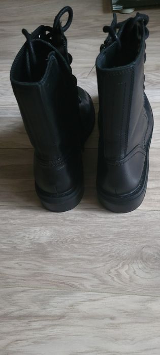 Нові ,шкіряні ,прошиті чоботи Clarks 39 p.