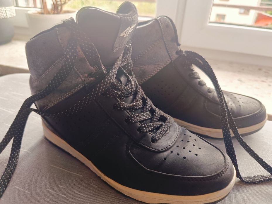 Buty na wewn koturnie mega wygodne