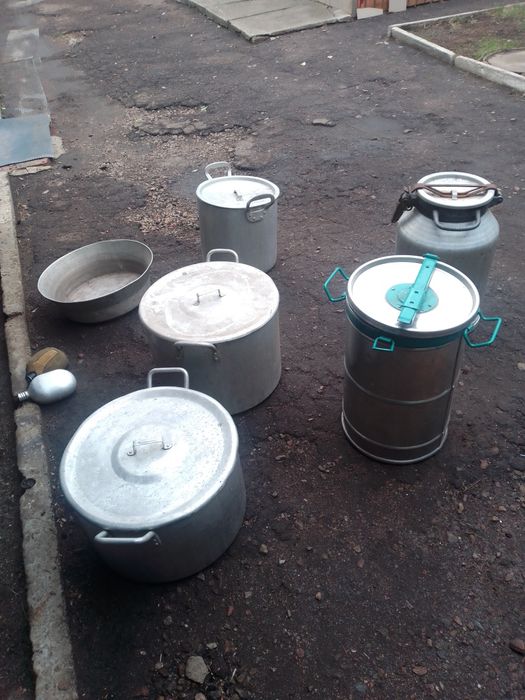 Продам кастрюли битони.