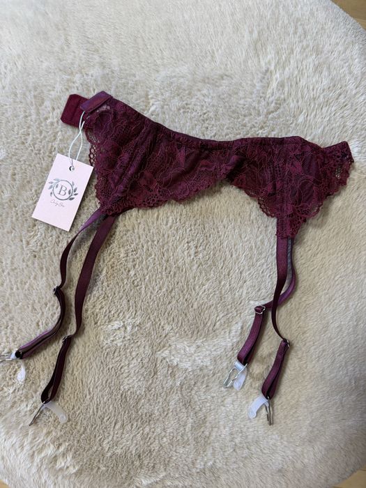 OnlyBra бордовий пояс для панчох