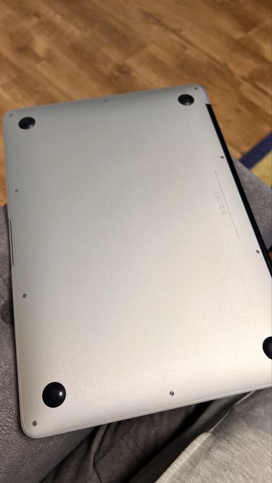 Макбук MacBook Air 2015 в гарному стані