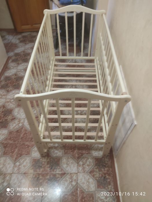 Дитяче ліжечко-колиска б/у
