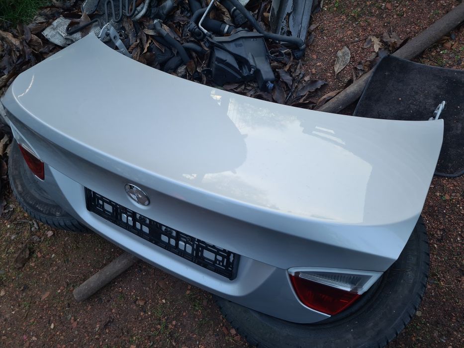 Klapa bagażnika BMW E90 sedan przedlift 2005r - 2008r srebrna 354