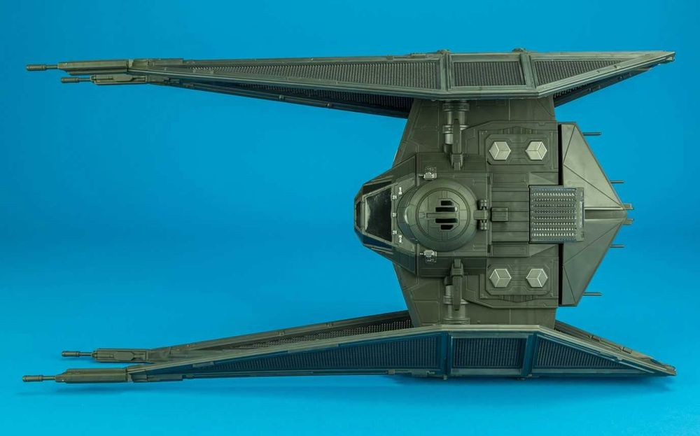Star Wars The Last Jedi Nave Kylo Ren - Tie Silencer Nova na caixa