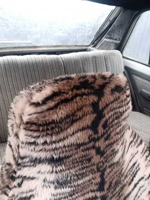 Пежо 205 легковий автомобіль