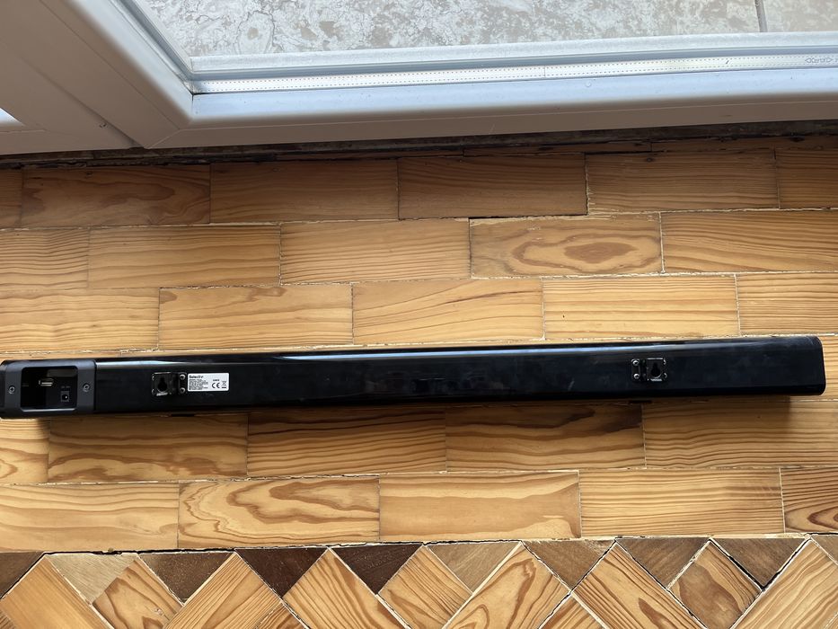 Coluna Soundbar SelecLine – Compacta e Versátil