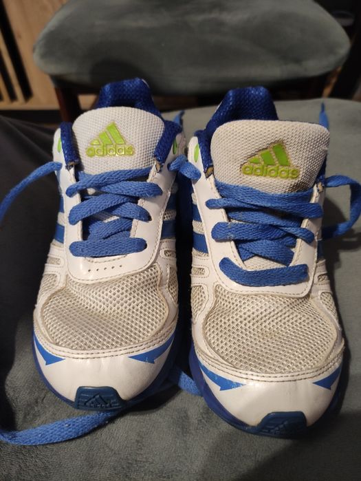 Buty sportowe adidas chłopięce rozm.33