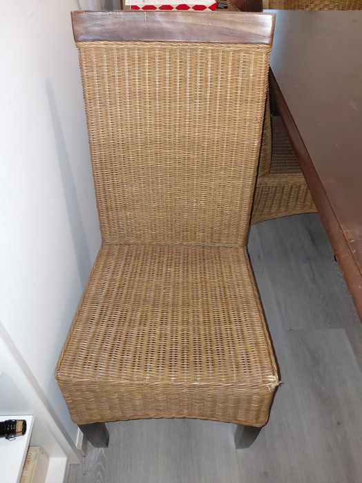 Mesa de sala de jantar + cadeiras + cadeirões