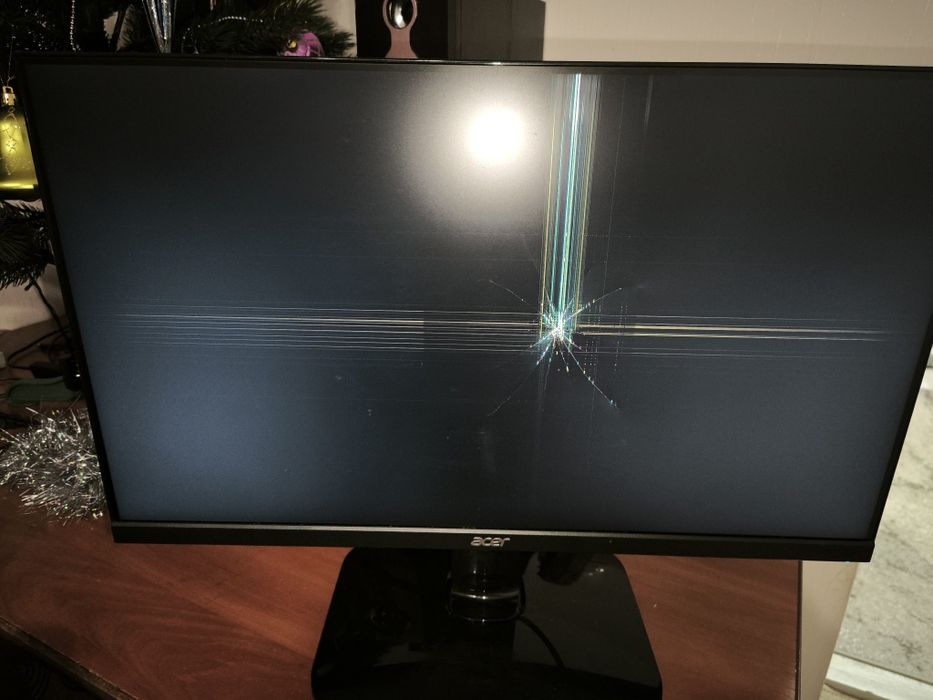 Монітор Acer з пошкодженим екраном