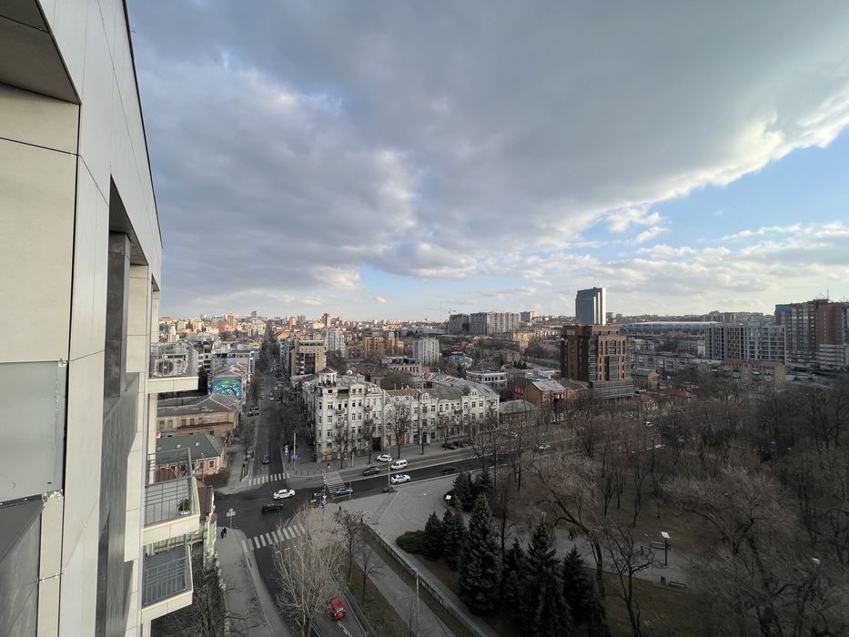Продам видовую  квартиру в центре жк Central Park