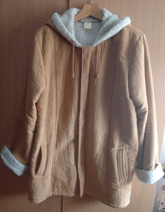 Kożuch sztuczny z kapturem