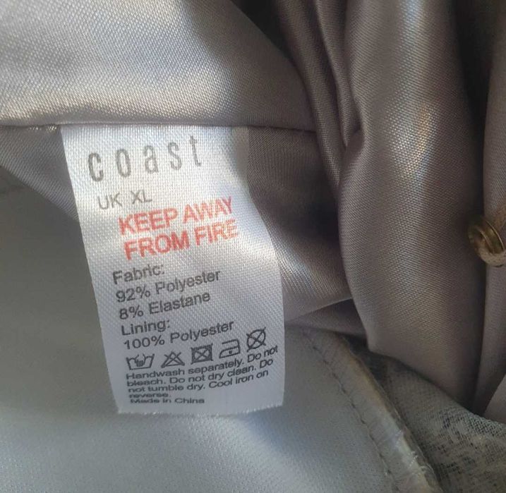 Vestido prateado de noite ou de casamento