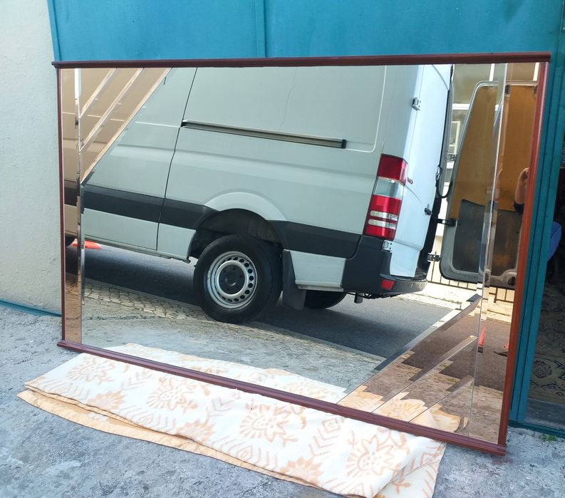 Enorme espelho(Vários)