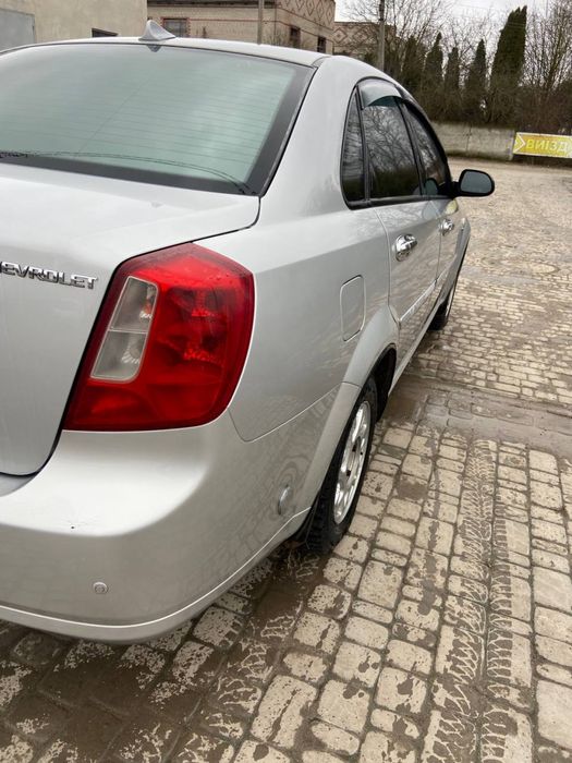 Продам лачетті в хорошому стані