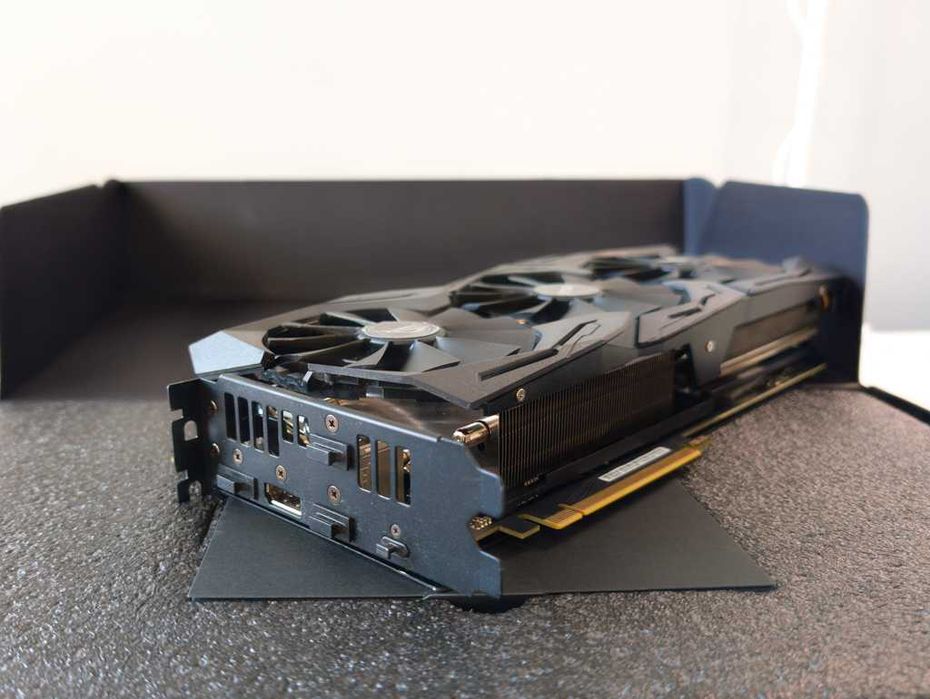 Asus ROG strix RTX 2060 Super 8 GB