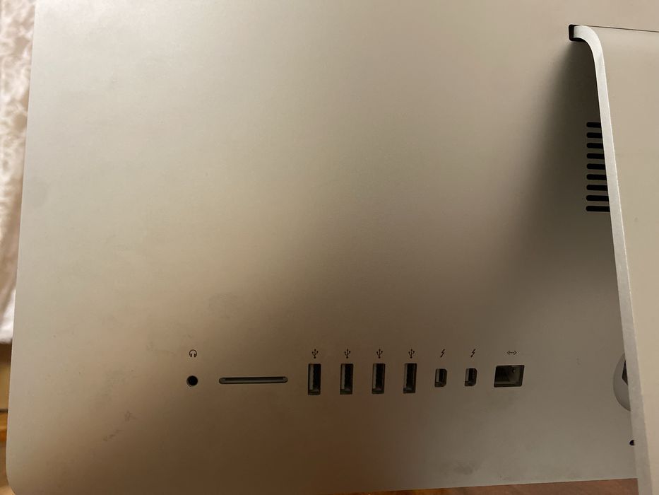 iMac Late  2013 21,5” 16 гб ОЗУ 1 tb SSD + 1tb HDD