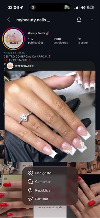 Unhas de gel e gelinho