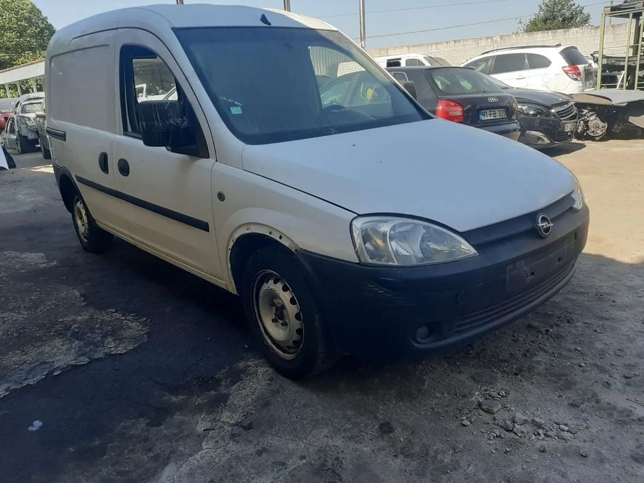 Opel Combo C para peças