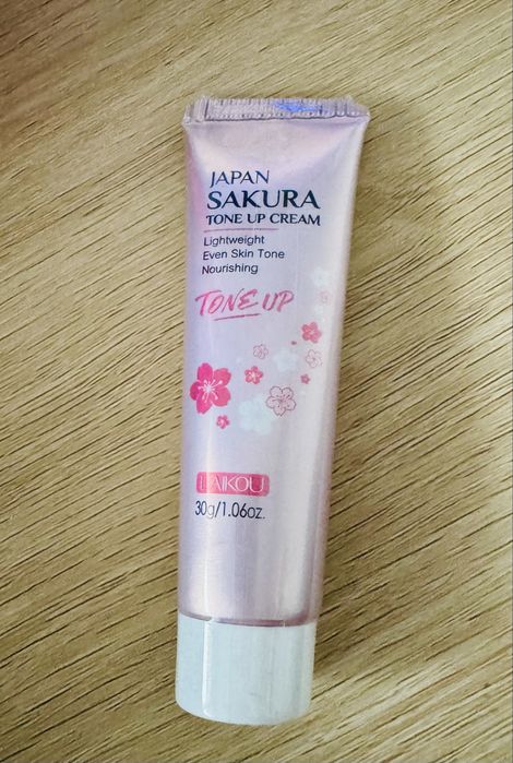 LAIKOU Japan Sakura Ton Up 30g