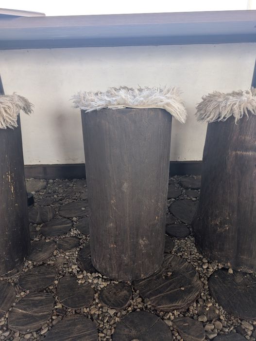 Стільці-пеньки з натурального дерева