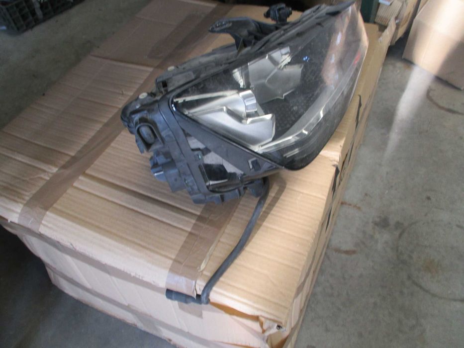 Ótica Direita Audi Q2