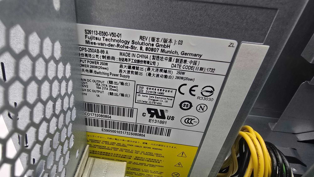 Komputer Fujitsu Szybki | i5 6GEN, SSD, 8GB RAM | Duża obudowa, USB-C