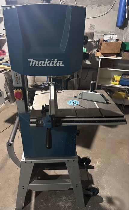 Ленточная пила Makita LB1200F