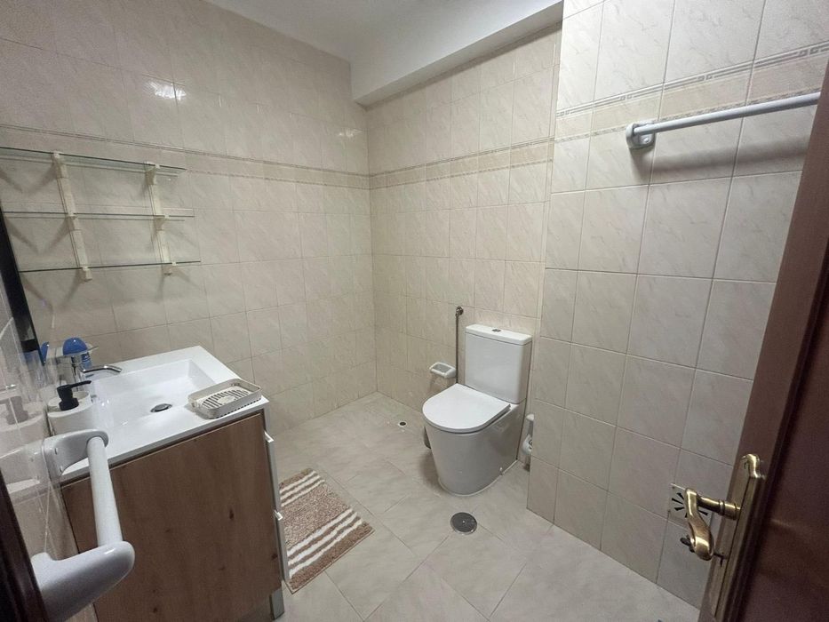 Arrendo quarto em apartamento na guimarota
